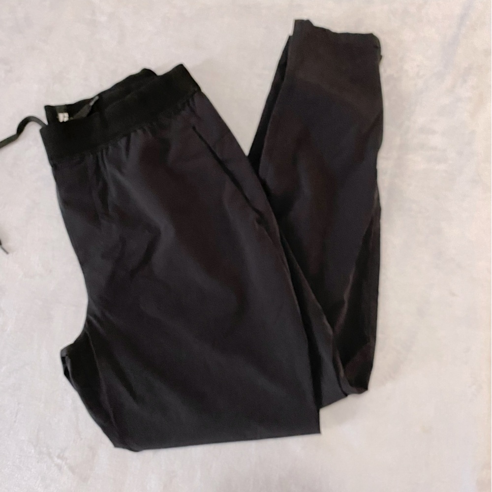 Frank and Oak The Motion men’s pant/joggers in black